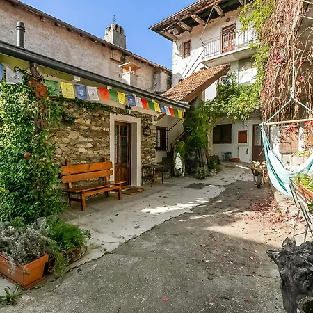 Il Nido Del Ciabattino In Old Town - Happy Апартаменты Gignese